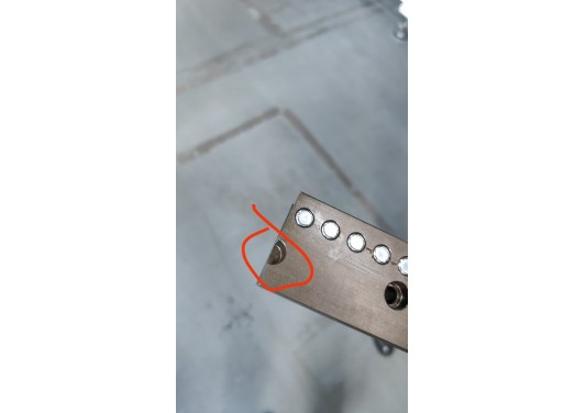 導(dǎo)軌兩端端面為什么會有這樣的孔？